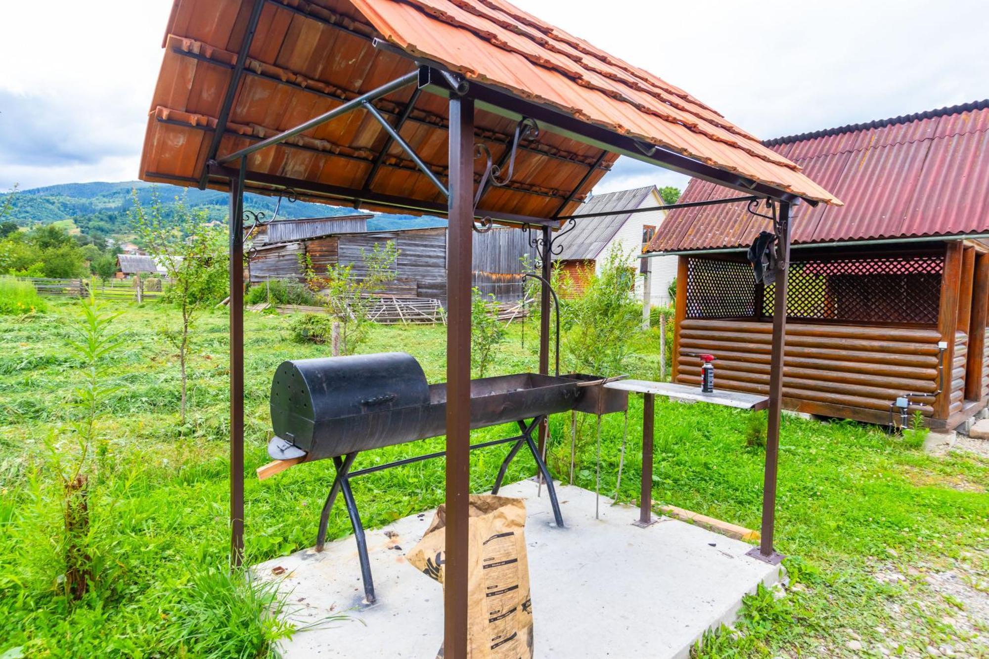 У Румуна Yasinya Luaran gambar